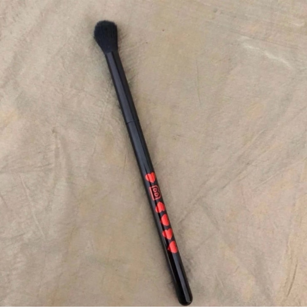 Betty boop eye brush